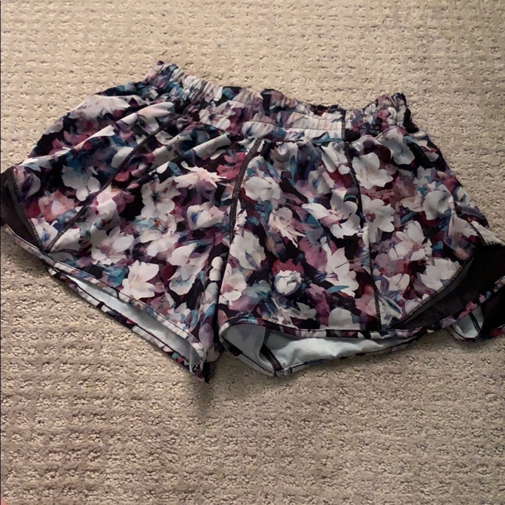 LULULEMON HOTTY HOT EXTREMELY RARE NWOT